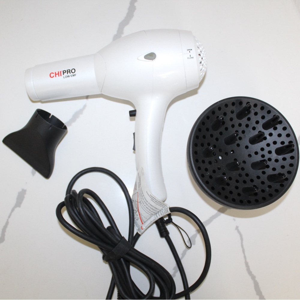 CHI BLOW DRYER